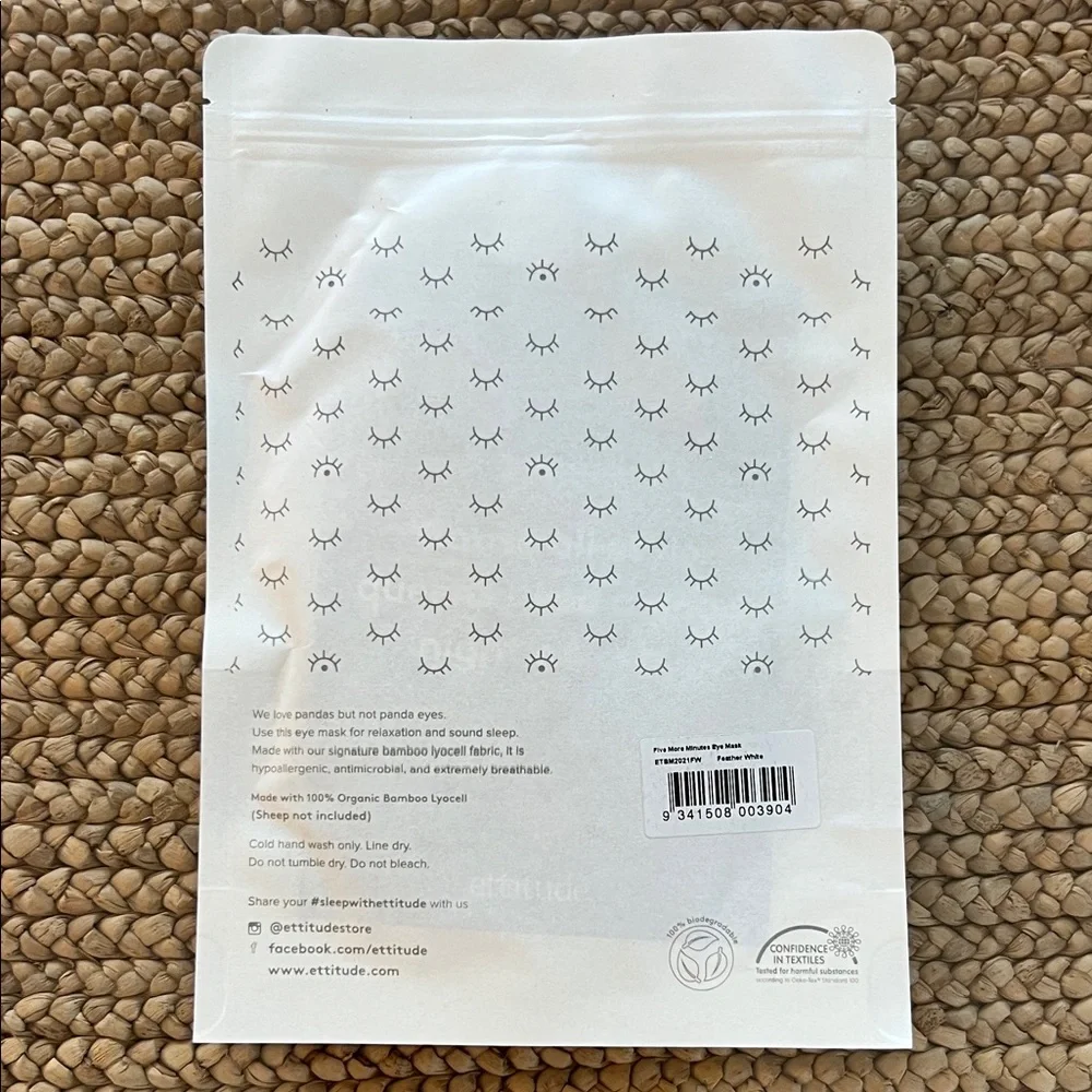 Ettitude Bamboo Lyocell Eye Mask in White - Picture 2 of 5